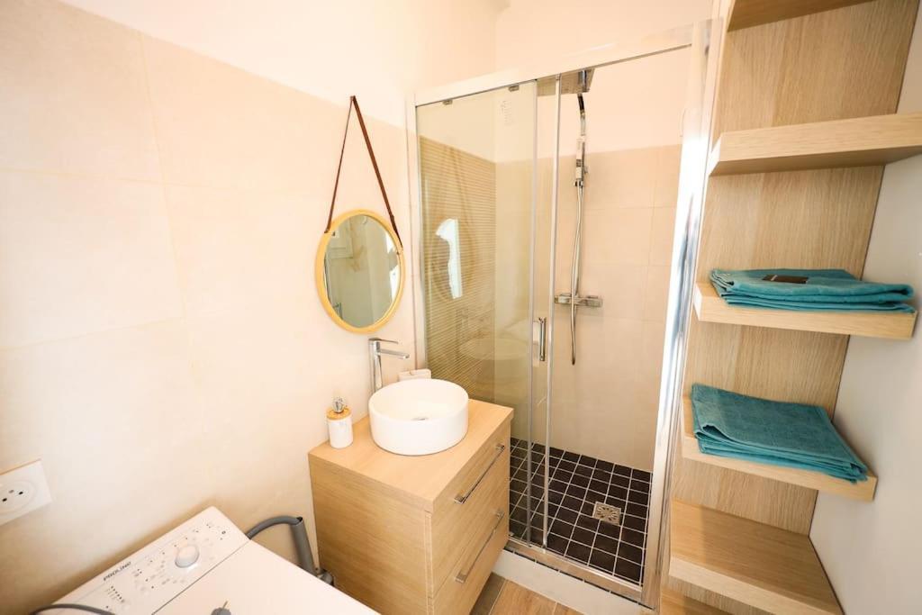 Cosy Pied A Terre Rue Corneille, Coeur Marseille, 4 Pers, 2 Ch Apartamento Exterior foto
